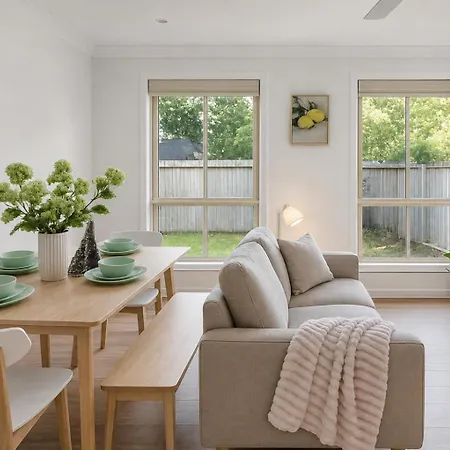Spacious 3br W Parking In Sunnybank - Relax & Unwind *