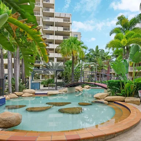 Style 2br With Views, Balcony & Car Park Apartment *