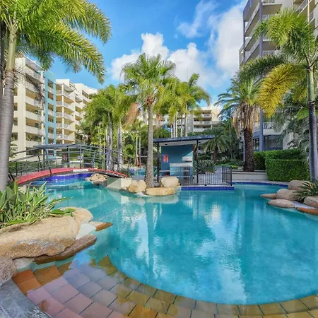 Style 2br With Views, Balcony & Car Park *