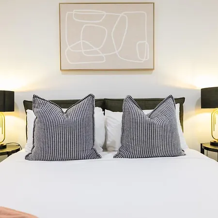 Apartment Heart Of Brisbane - Skytower Cbd Getaway - Level 40 Pool & Gym - Walk Everywhere Brisbane