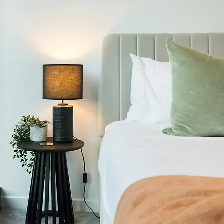 Apartment Heart Of Brisbane - Skytower Cbd Getaway - Level 40 Pool & Gym - Walk Everywhere Brisbane