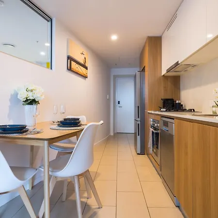 Heart Of Brisbane - Skytower Cbd Getaway - Level 40 Pool & Gym - Walk Everywhere Apartment Brisbane