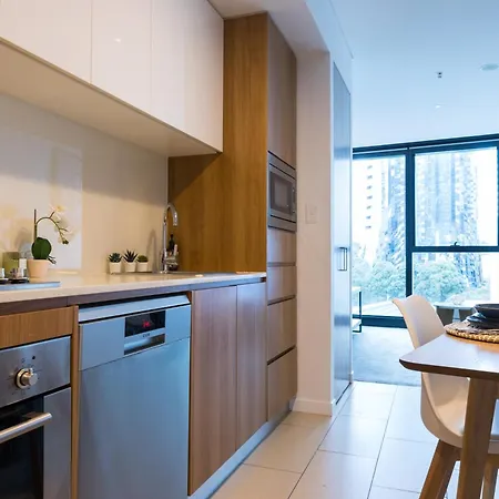Heart Of Brisbane - Skytower Cbd Getaway - Level 40 Pool & Gym - Walk Everywhere