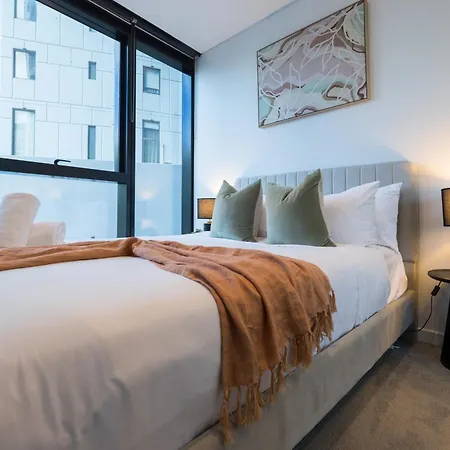 Heart Of Brisbane - Skytower Cbd Getaway - Level 40 Pool & Gym - Walk Everywhere Apartment