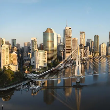 Heart Of Brisbane - Skytower Cbd Getaway - Level 40 Pool & Gym - Walk Everywhere Apartment