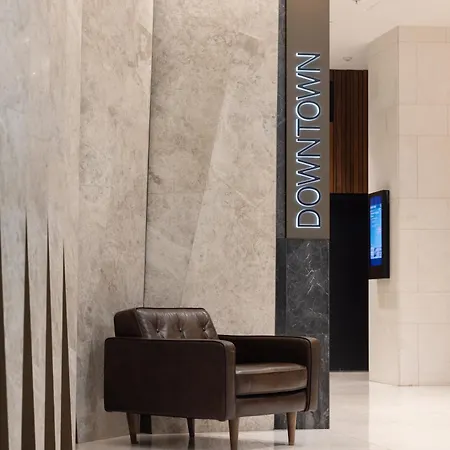 Heart Of Brisbane - Skytower Cbd Getaway - Level 40 Pool & Gym - Walk Everywhere *