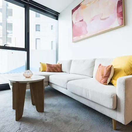 Heart Of Brisbane - Skytower Cbd Getaway - Level 40 Pool & Gym - Walk Everywhere Apartment *