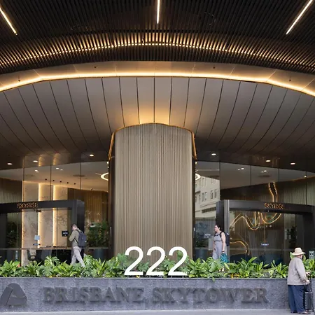 Heart Of Brisbane - Skytower Cbd Getaway - Level 40 Pool & Gym - Walk Everywhere Apartment *