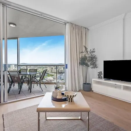Ryeva - Free Parking, Pool, Gym & Sauna Apartment *