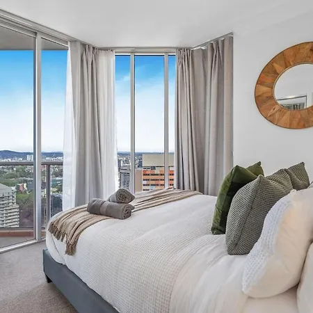 Apartment Ryeva - Free Parking, Pool, Gym & Sauna Brisbane