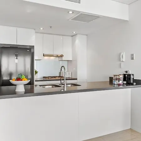 Ryeva With Free Parking, Pool, Sauna, Gym & River Views *