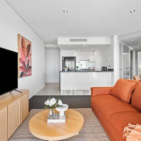 Ryeva With Free Parking, Pool, Sauna, Gym & River Views Apartment *