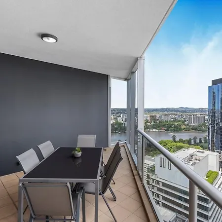 Apartment Ryeva - Free Parking, Pool, Gym & Sauna