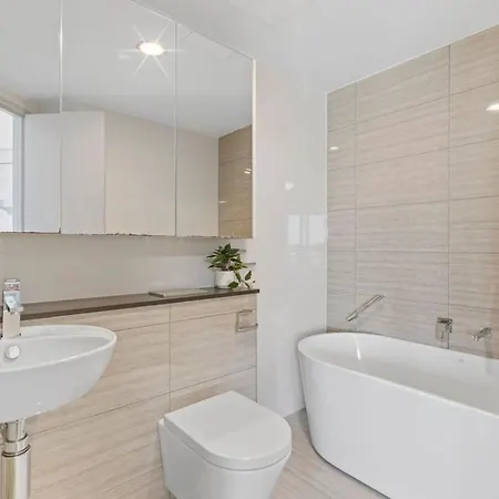 Apartment Ryeva With Free Parking, Pool, Sauna, Gym & River Views *