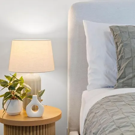 Ryeva With Free Parking, Pool, Sauna, Gym & River Views * Brisbane