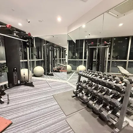 Ryeva With Free Parking, Pool, Sauna, Gym & River Views Apartment *