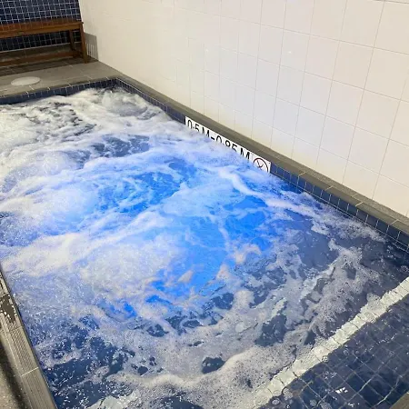 Ryeva With Free Parking, Pool, Sauna, Gym & River Views Apartment Brisbane