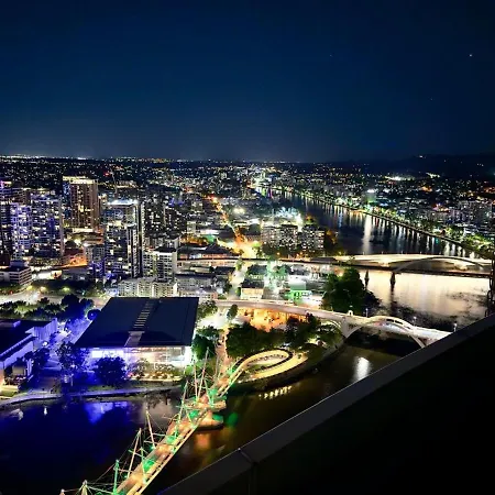 Ryeva With Free Parking, Pool, Sauna, Gym & River Views * Brisbane