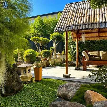 6 Beds Stylish Home In Coorparoo, 10 Mins To Cbd Brisbane