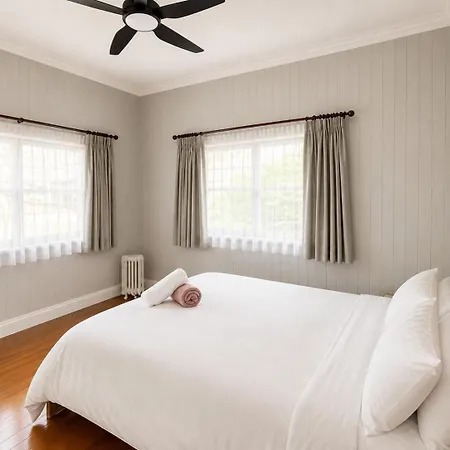 6 Beds Stylish Home In Coorparoo, 10 Mins To Cbd *