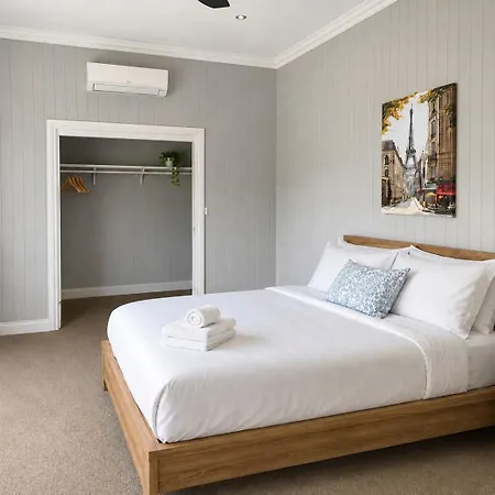 6 Beds Stylish Home In Coorparoo, 10 Mins To Cbd Brisbane