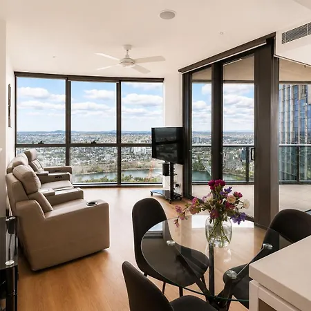 Queens Wharf Floor, 2 Bedrooms, 1 Parking Apartment *