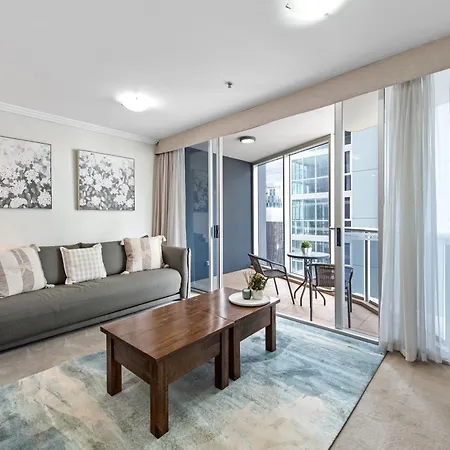 Apartment Stylish Cbd With Pool, Sauna, Gym & Bathtub