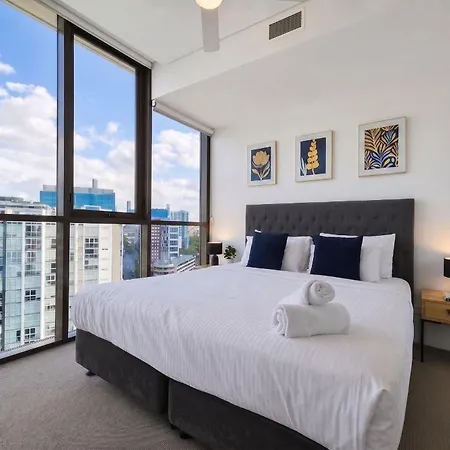 2br Night Life -pool-parking-rooftop * Brisbane