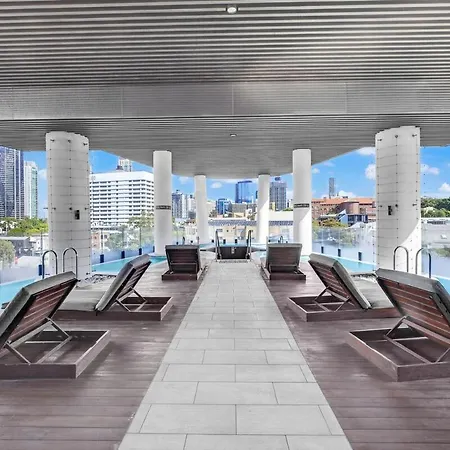 Luxe 3br Penthouse With Story Bridge And River Views Apartment *