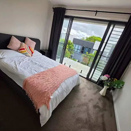 Sunnybank Luxury Modern Townhouse, Quiet, Prime Location Villa Brisbane