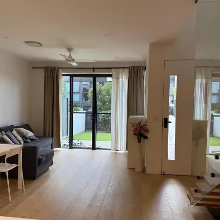 Sunnybank Luxury Modern Townhouse, Quiet, Prime Location
