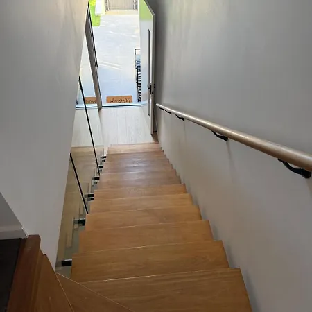 Sunnybank Luxury Modern Townhouse, Quiet, Prime Location Villa *