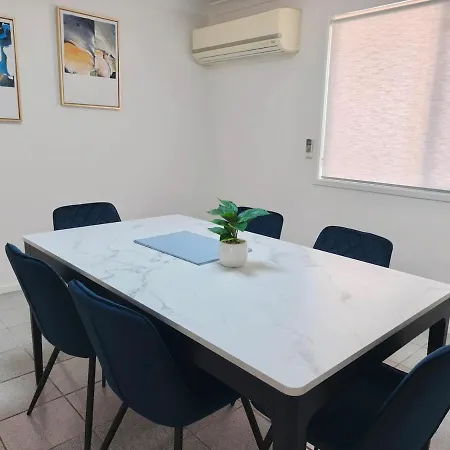 Sunnybank Hills Walkable Retreat Holiday home