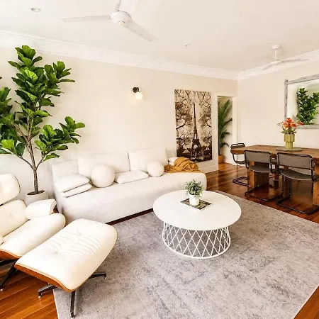 Spacious & Stylish Family Friendly Near Cbd Holiday home
