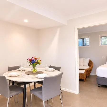 Holiday home 1bed 1bath Ground Floor West End *