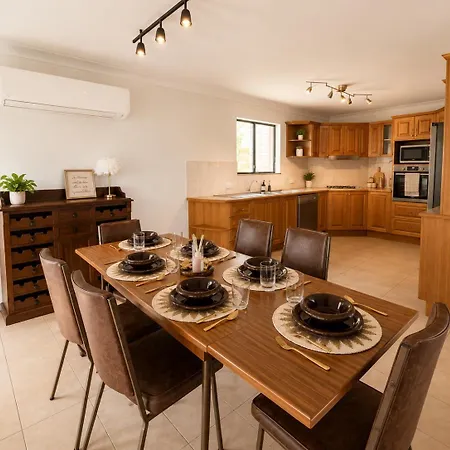 The Mango Tree On York Holiday home
