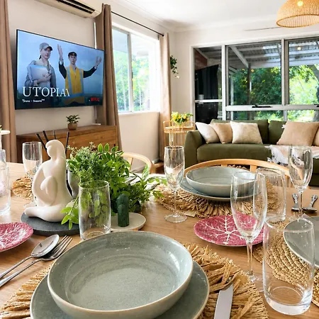 Chic Urban Escape In Norman Park - Brisbane