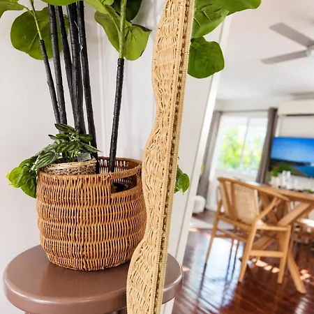 Chic Urban Escape In Norman Park - Holiday home Brisbane