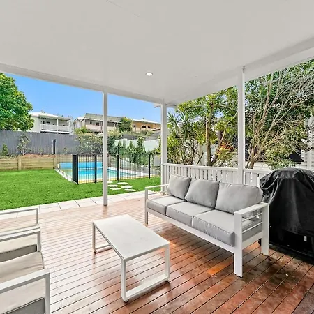 Restored Queenslander Cottage-private Pool&garden *