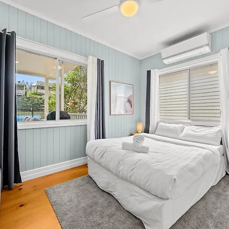 Restored Queenslander Cottage-private Pool&garden * Brisbane