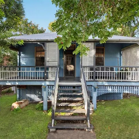Charming Queenslander Sleeps 6 Near Cbd And Park Holiday home Brisbane