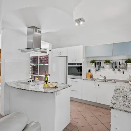 3br Bulimba Family Retreat Brisbane
