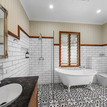 Holiday home Charming Queenslander Sleeps 6 Near Cbd And Park