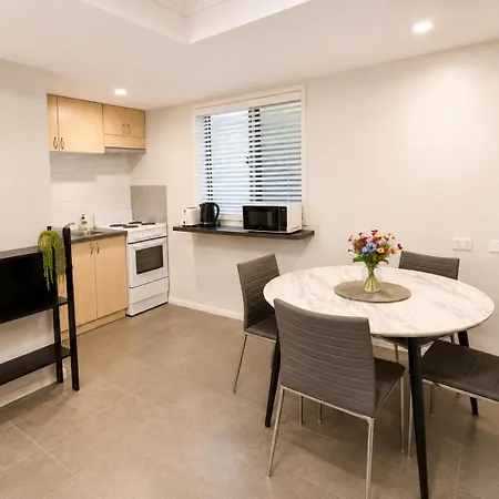 Holiday home 1bed 1bath Ground Floor West End *