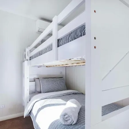 Retreat - 4bed Holiday home Brisbane