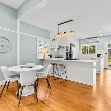 Holiday home Restored Queenslander Cottage-private Pool&garden Brisbane
