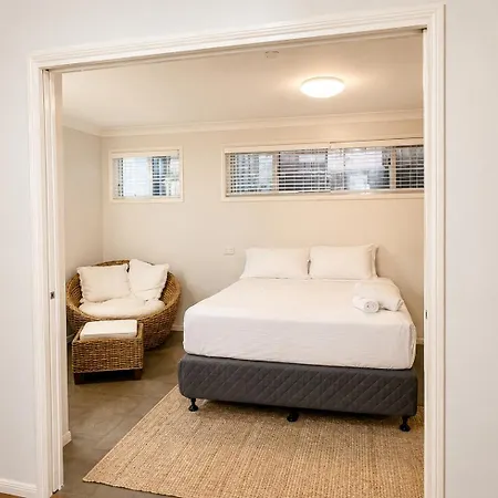 Holiday home 1bed 1bath Ground Floor West End *