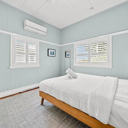 Holiday home Restored Queenslander Cottage-private Pool&garden *
