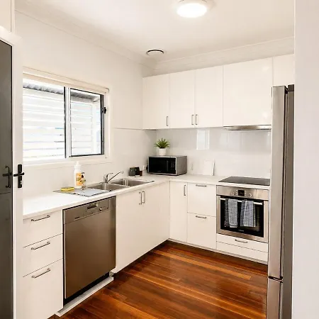 Holiday home Charming Queenslander 3 Bed 1 Bath In West End *