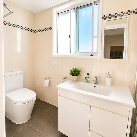 Holiday home 1bed 1bath Ground Floor West End